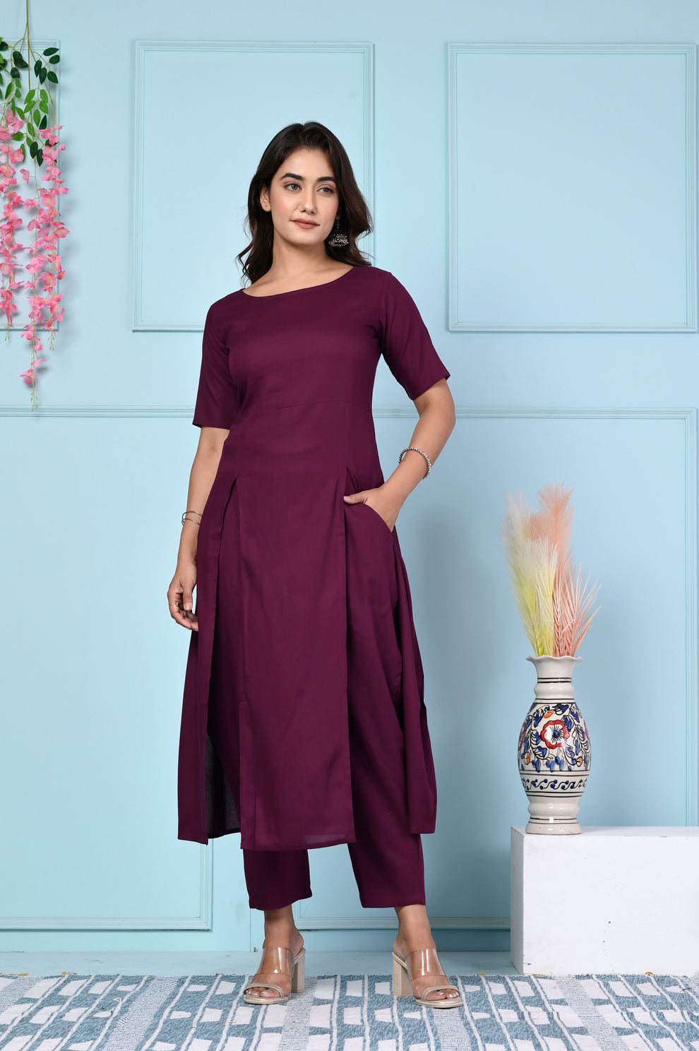 Vastramaniaa Women's Stylish Solid Color Kurta and Pant Set with Pocket